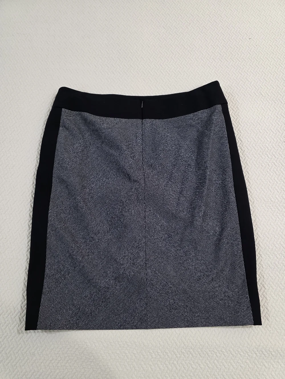 Antonio Melani Colorblock Slimming Pencil Skirt - Gray & Black - Size 8